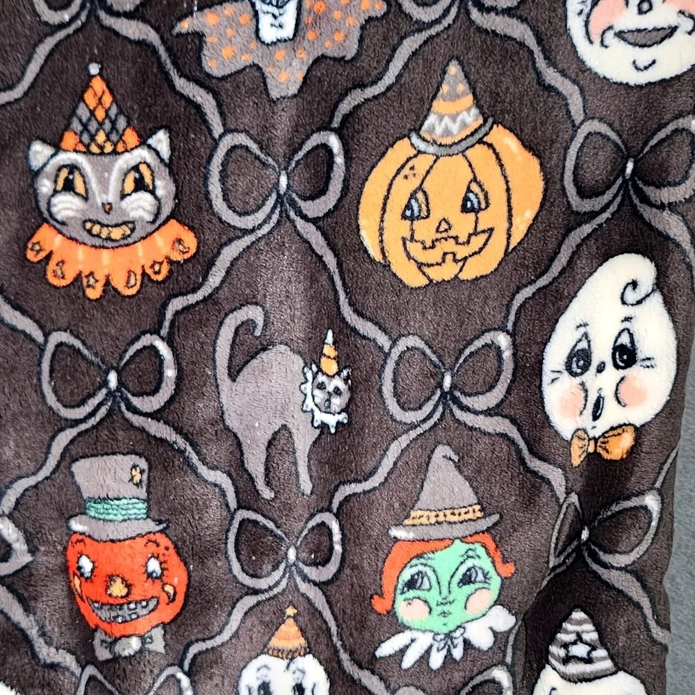 Pumpkin Season Halloween Plush Oversized Throw Blanket 60x70 Circus Spooky Retro